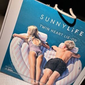 Sunnylife Twin Heart Lie-On Float - Pink Stripes